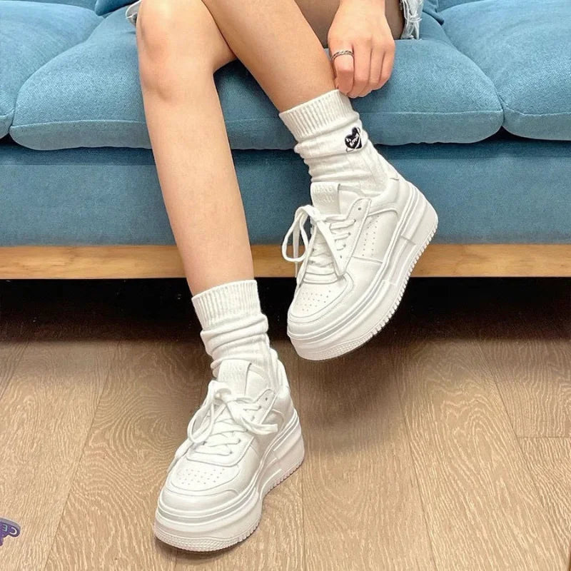 Lizakosht White Sports Shoes Korean Women Platform Sneakers Casual Harajuku Tennis Female Vintage Vulcanize Designer Footwear