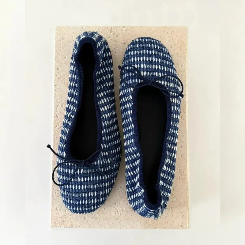 LIZAKOSHT  -  New Ballet Flats Crafted from Goat Leather Classic Round Toe Elasticated Seams for a Perfect Fit Slightly Pleated Effect Classic
