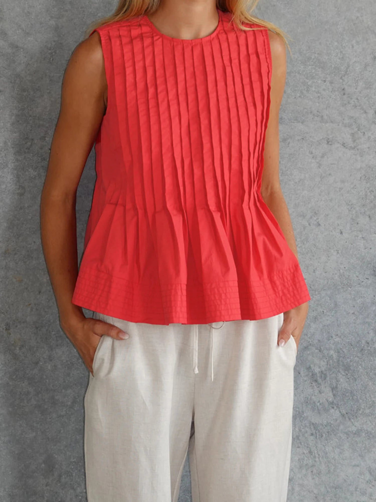 LIZAKOSHT  -  Women s Sleeveless Pleated Tank Top with Round Neck and Ruffled Hem - Solid Color Casual Summer Streetwear Shirt