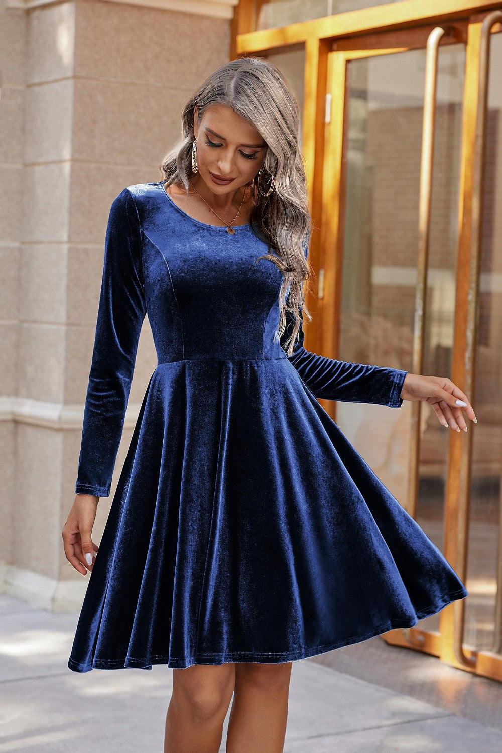 LIZAKOSHT  -  Round Neck Long Sleeve Knee Length Dress
