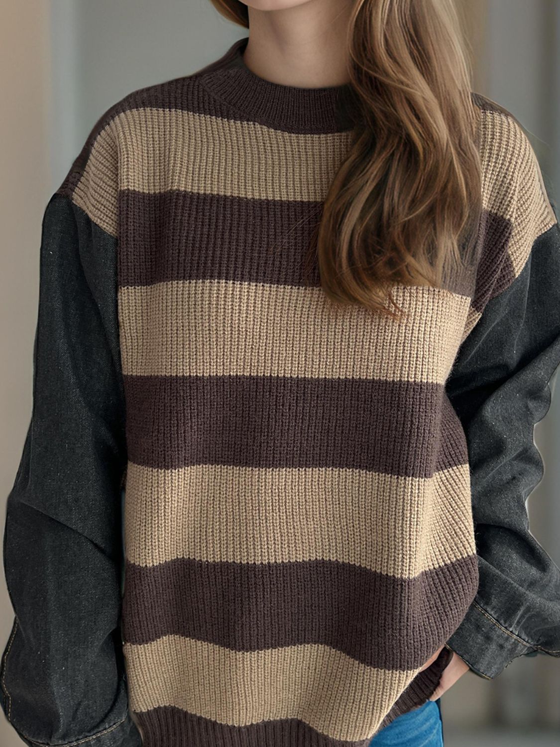 LIZAKOSHT  -  Contrast Round Neck Long Sleeve Sweater