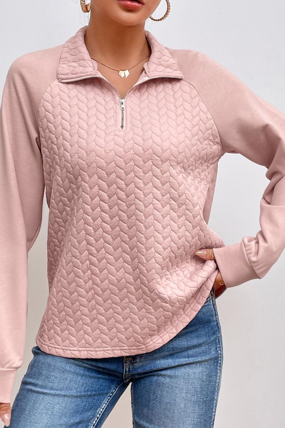 LIZAKOSHT  -  Textured Quarter Zip Long Sleeve Sweatshirt