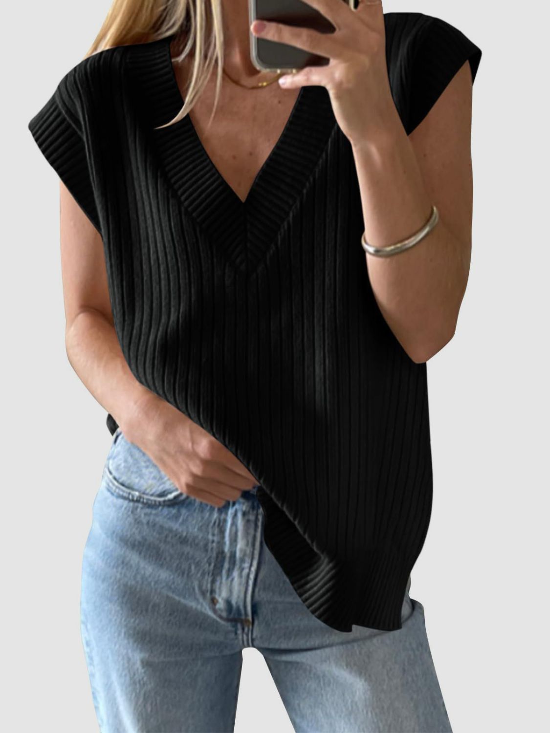 LIZAKOSHT  -  Ribbed V-Neck Sweater Vest