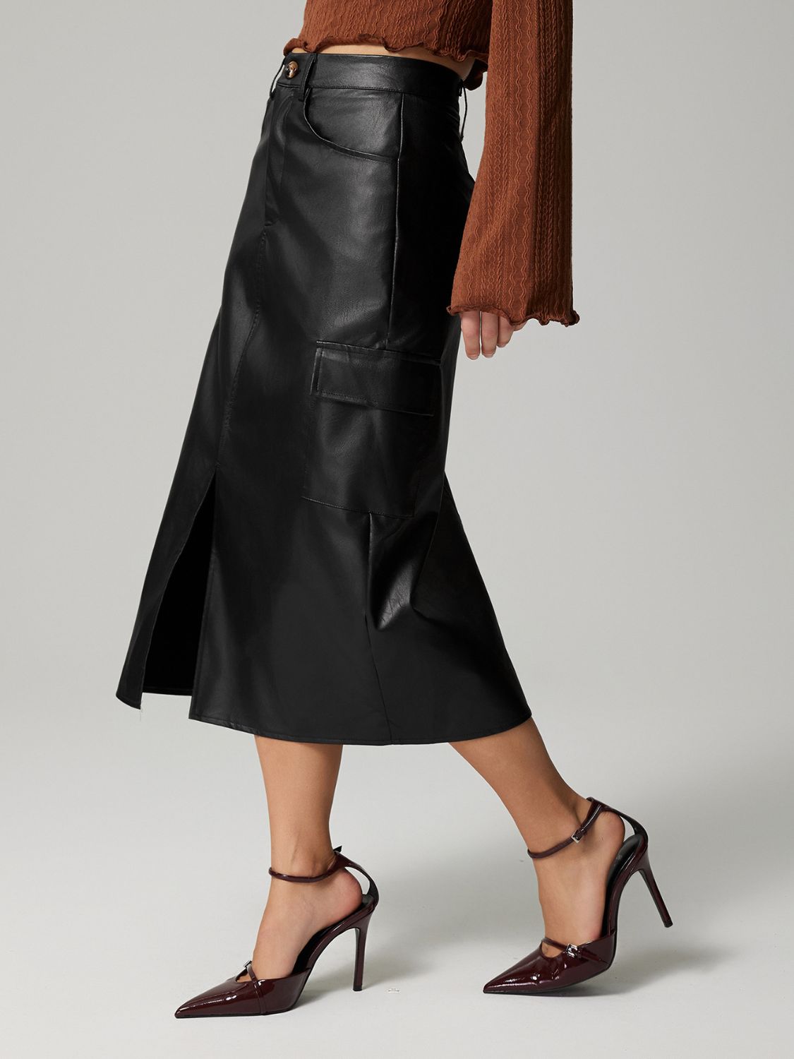 LIZAKOSHT  -  Slit Midi Skirt with Pockets