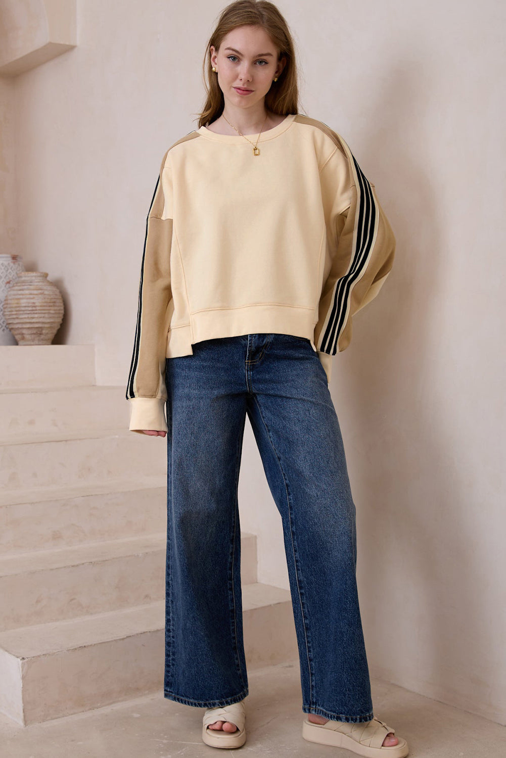 LIZAKOSHT  -  Contrast Round Neck Long Sleeve Sweatshirt