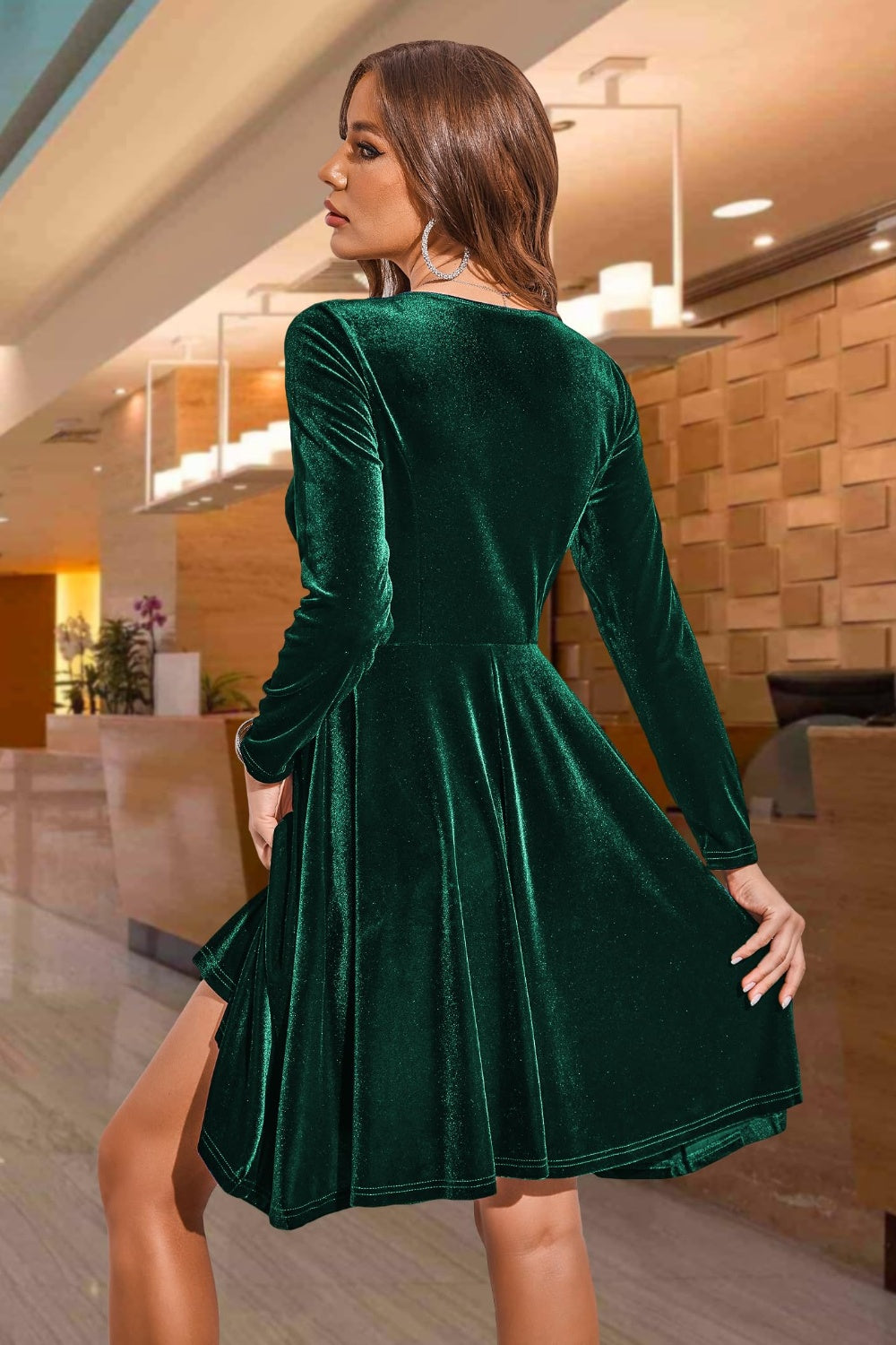 LIZAKOSHT  -  Round Neck Long Sleeve Knee Length Dress