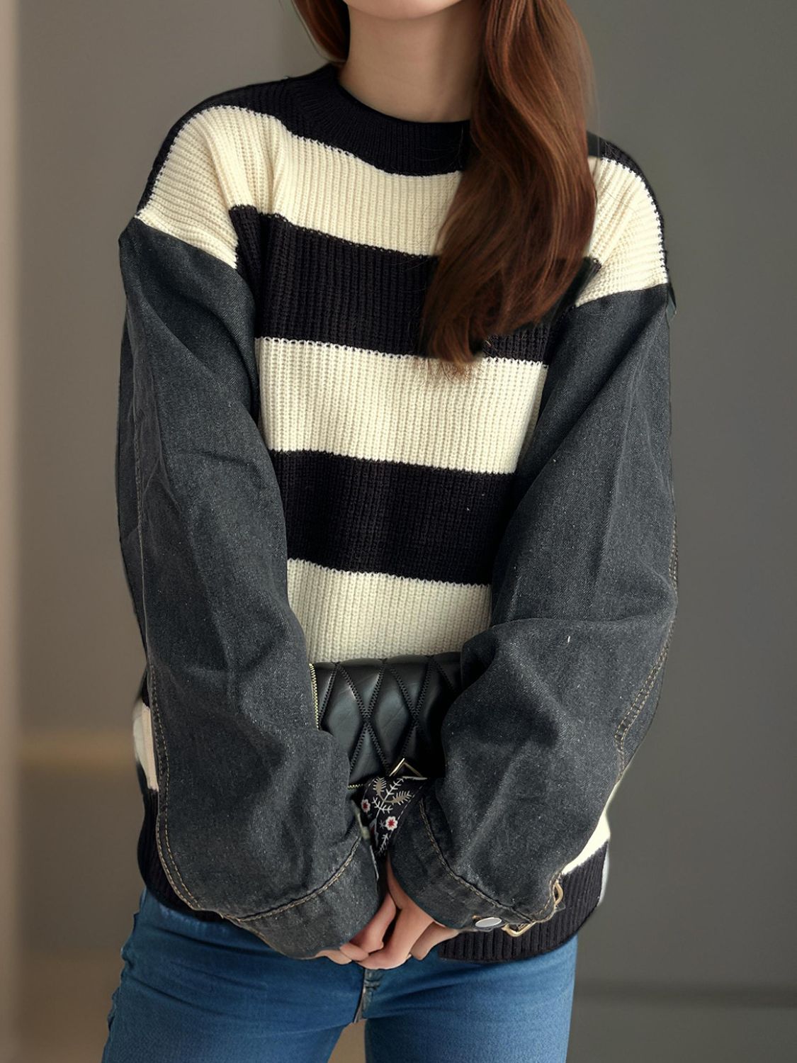 LIZAKOSHT  -  Contrast Round Neck Long Sleeve Sweater