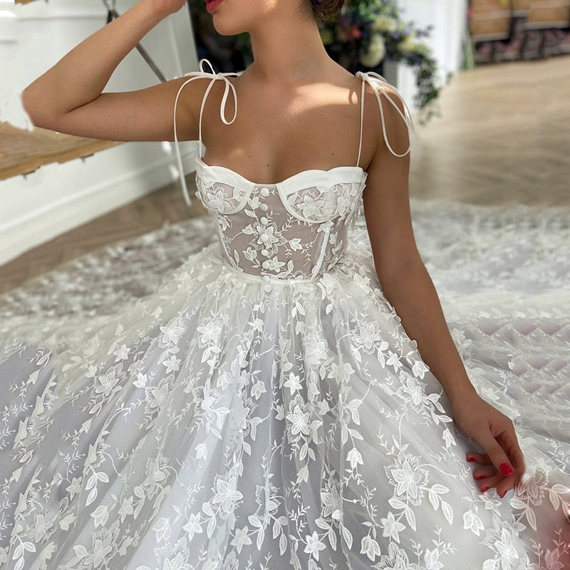 UZN Gorgeous White Sweetheart Sleeveless Lace Appliques Prom Dress Sexy A-Line Spagetti Straps Long Evening Dress Plus Size