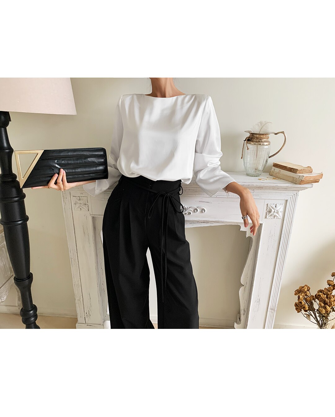 Lizakosht Women's shirt autumn new V-neck metal chain decoration Slim all-match long-sleeved shirt