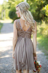Lizakosht  Country Bridesmaid Dresses Knee Length Short Chiffon Lace Sheer Neck Gray Beach Wedding Maid of Honor Party Gowns Fashion