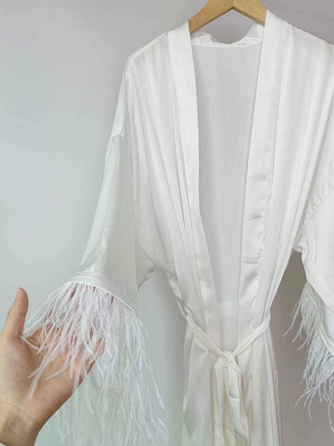 Lizakosht Bride Robe With Feather Sleeves White Boudoir Robe Long Gown Silk Bridal Wedding Dressing Gown Women Sheer Robes Bridesmaid Gift