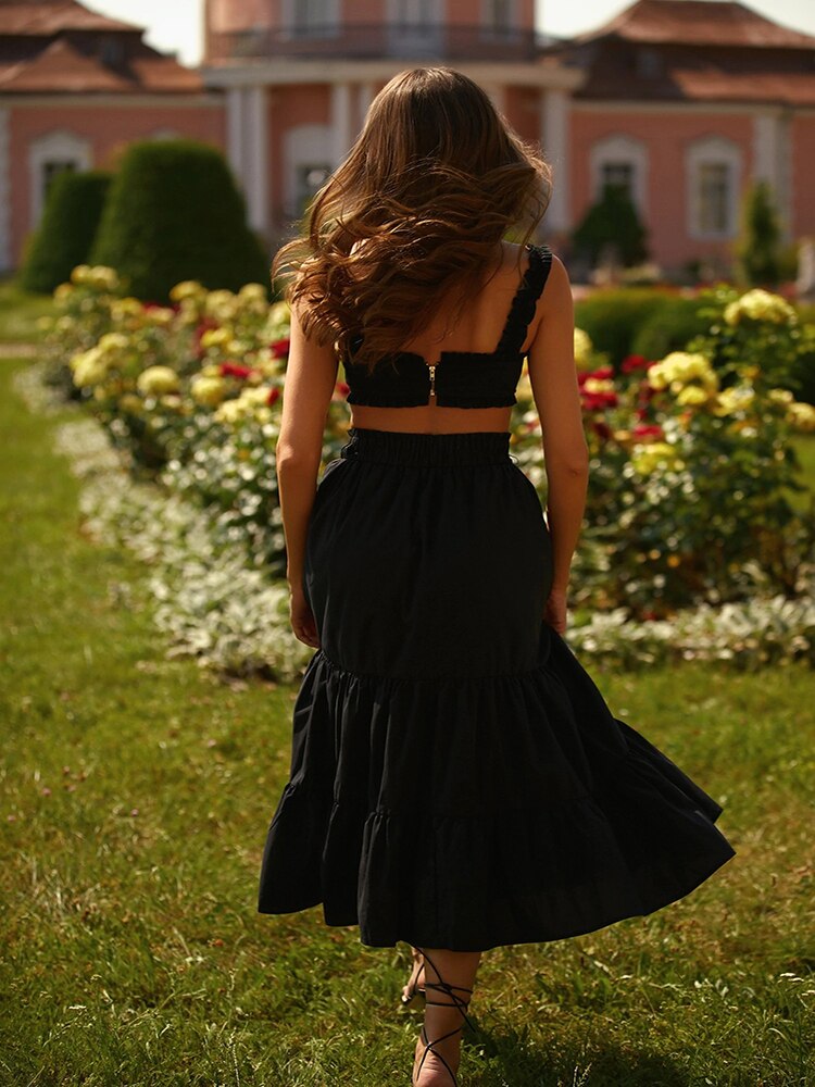 Summer Women'S Word-neck Suspenders Sleeveless Red Cropped Top Sexy Open Back Casual Black Stitching Skirt Two-piece
