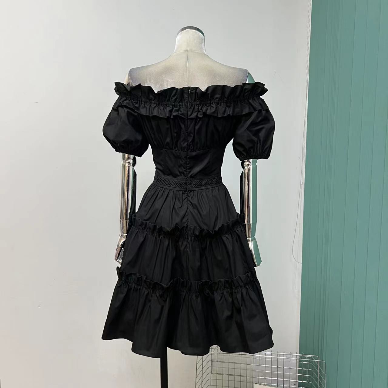 Lizakosht Popular French minority wears a strong and slim cotton one-shoulder waist dress.