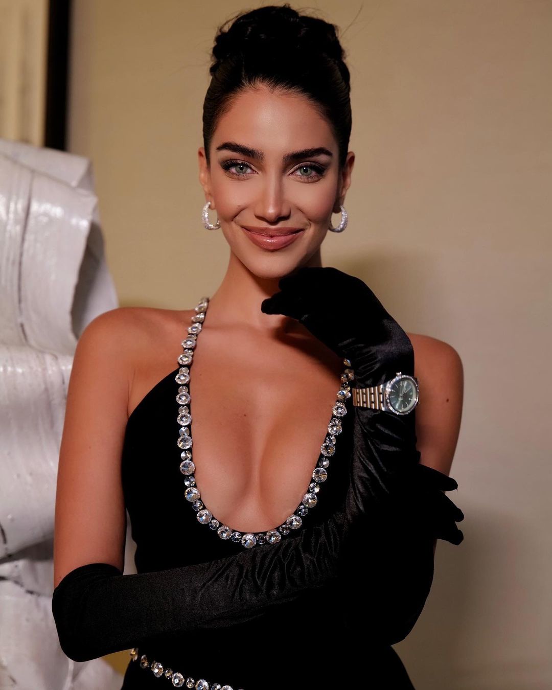 Lizakosht  2022 Ladies Spaghetti Straps V-neck Sexy Tight Bandage Dress Crystal Diamond Design Celebrity Runway Party Club Dress