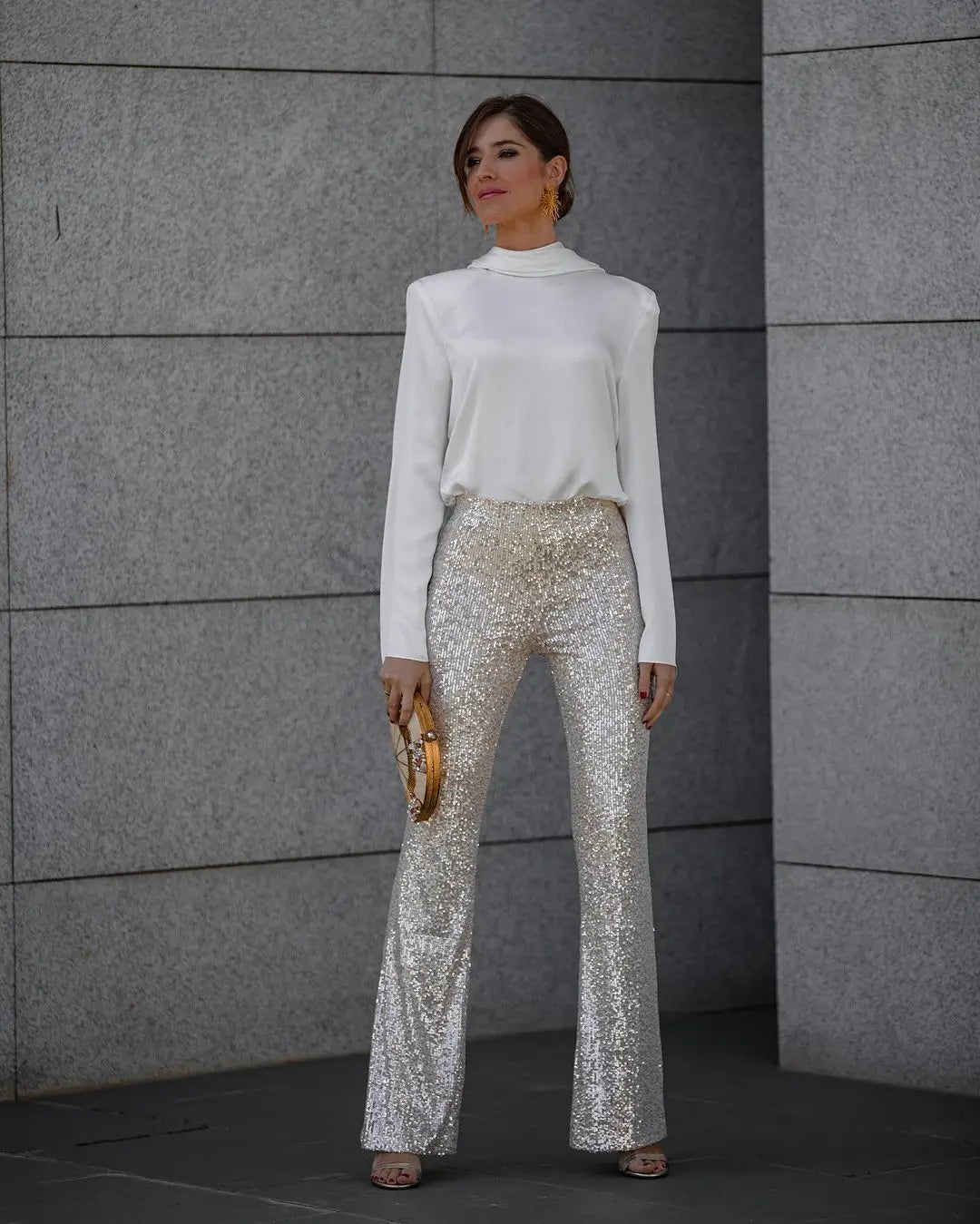 Lizakosht Sexy V-shaped Backless White Shirt Tops Women Fashion Solid Long Sleeve T-shirt Autumn Elegant Office Lady Commuter Top Outfits