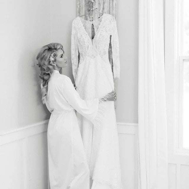 Lizakosht Bride Robe With Feather Sleeves White Boudoir Robe Long Gown Silk Bridal Wedding Dressing Gown Women Sheer Robes Bridesmaid Gift