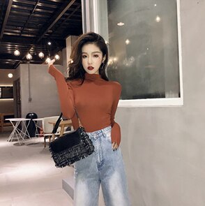 Short coat women's undergarment with casual women's short coat on the inside and outside, showing thin c-neck